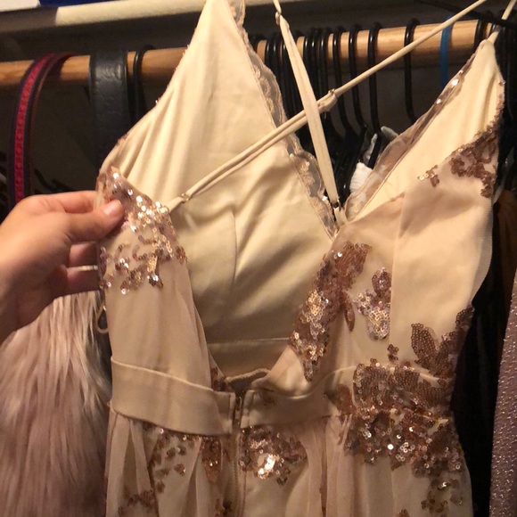 Golden goddess dress (fashion nova) - Picture 7 of 7